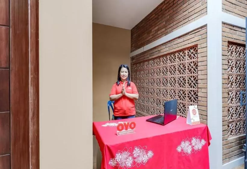 Hotelli Oyo 90095 Indah Homestay Syariah