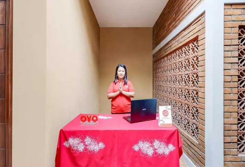 Hotelli Oyo 90095 Indah Homestay Syariah