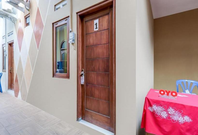 בית מלון כפרי Oyo 90095 Indah Homestay Syariah