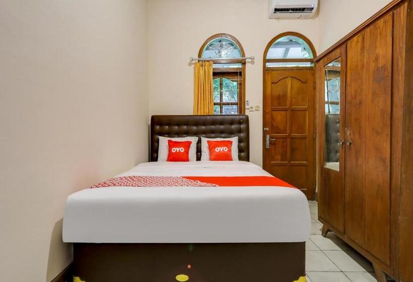 בית מלון כפרי Oyo 90095 Indah Homestay Syariah