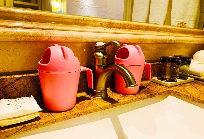 Отель Wyndham Grand Kunming East