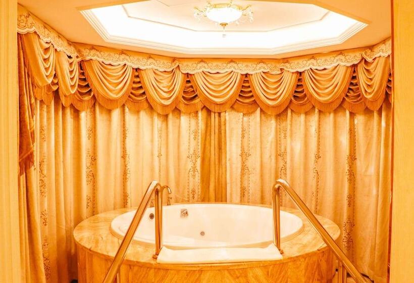 Отель Wyndham Grand Kunming East