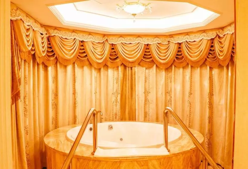 ホテル Wyndham Grand Kunming East