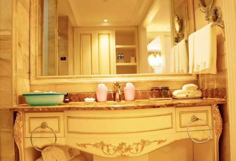 ホテル Wyndham Grand Kunming East