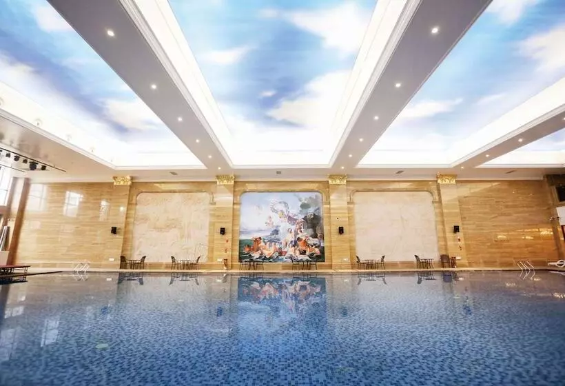 ホテル Wyndham Grand Kunming East