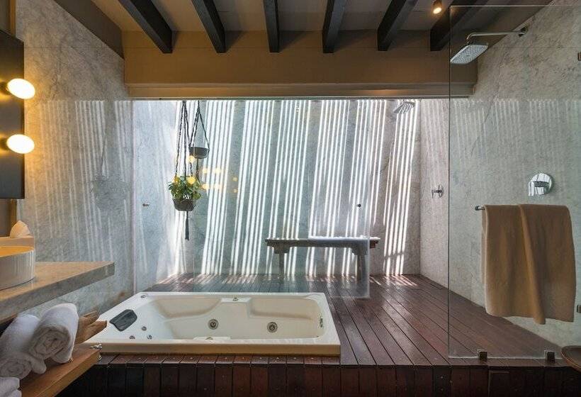 Dos Casas Hotel & Spa