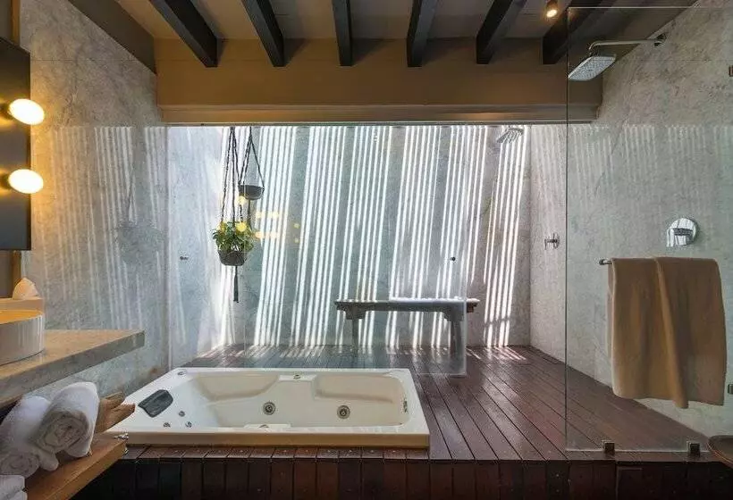 Dos Casas Hotel & Spa