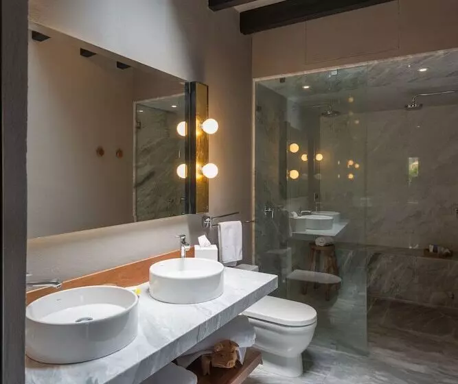 Dos Casas Hotel & Spa