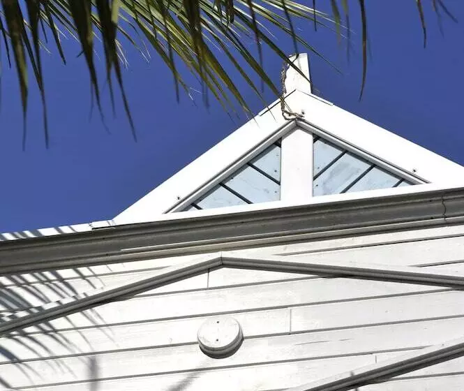 هتل Exsel Alamanda