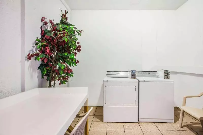 호텔 Arya Blu Inn And Suites