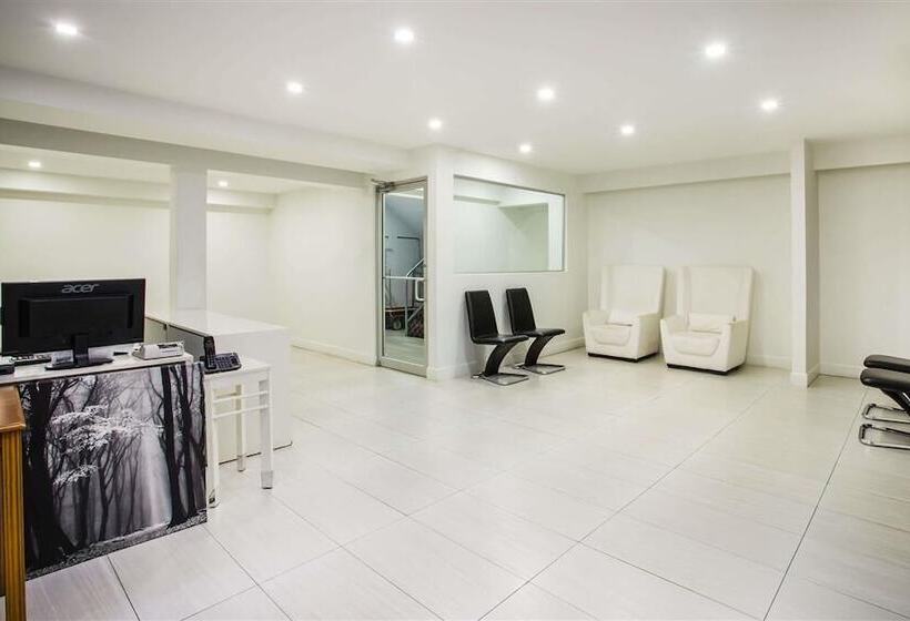 Отель Arya Blu Inn And Suites