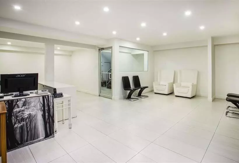 호텔 Arya Blu Inn And Suites