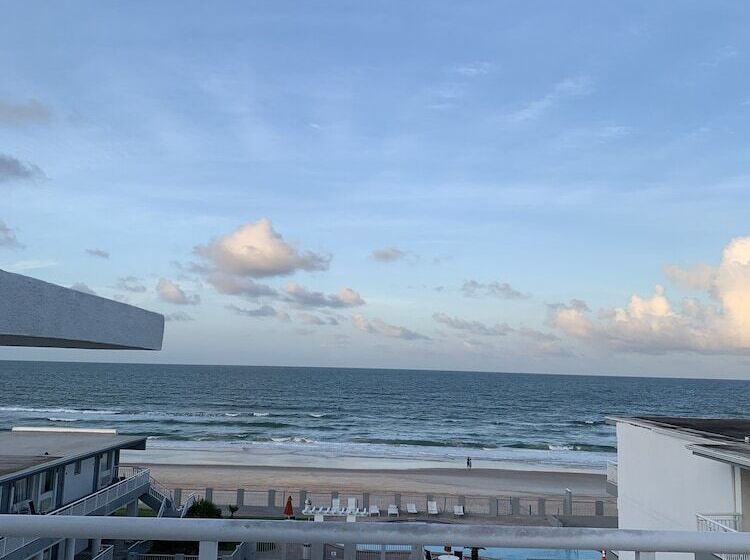 Отель Arya Blu Inn And Suites