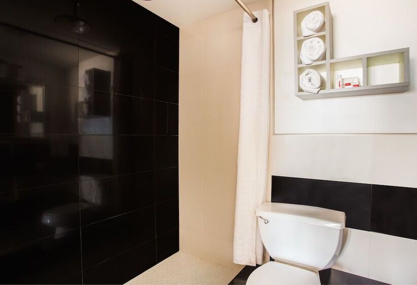 Отель Arya Blu Inn And Suites