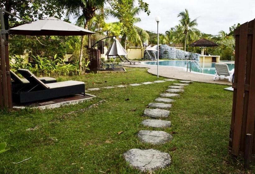 فندق Beringgis Beach Resort & Spa