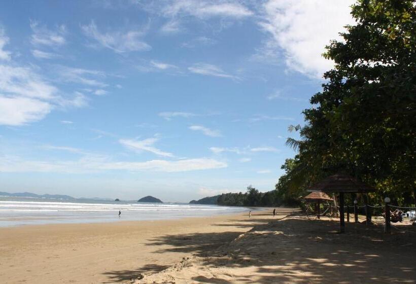 فندق Beringgis Beach Resort & Spa