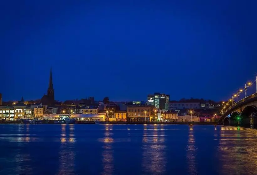 هتل Clayton Whites