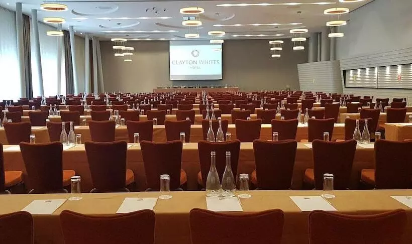 هتل Clayton Whites