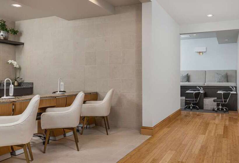 هتل Conrad Indianapolis