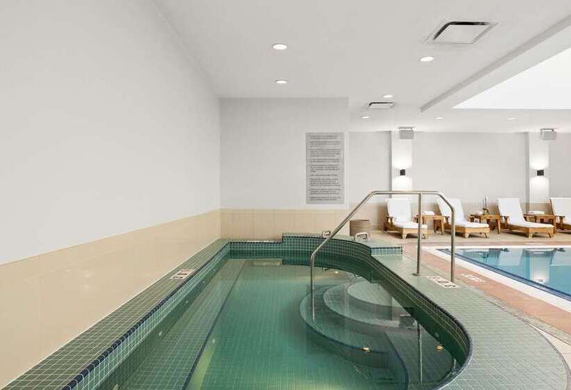 هتل Conrad Indianapolis