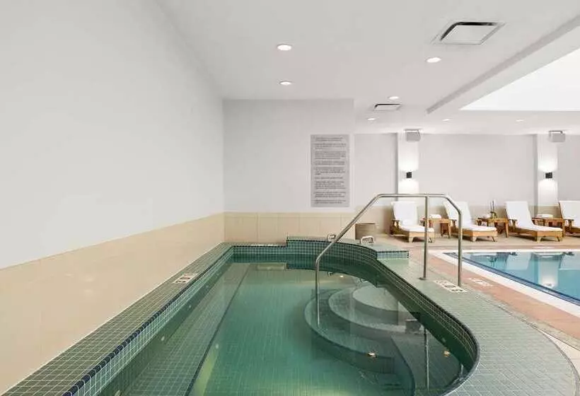 ホテル Conrad Indianapolis