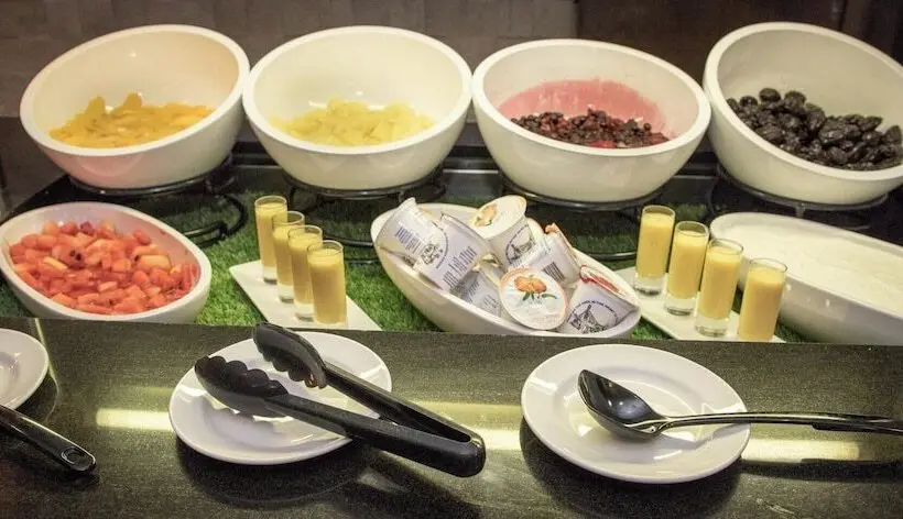 Hotelli Crowne Plaza London   Gatwick Airport, An Ihg