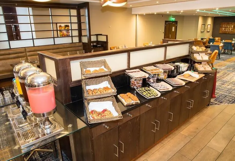 Hotelli Crowne Plaza London   Gatwick Airport, An Ihg