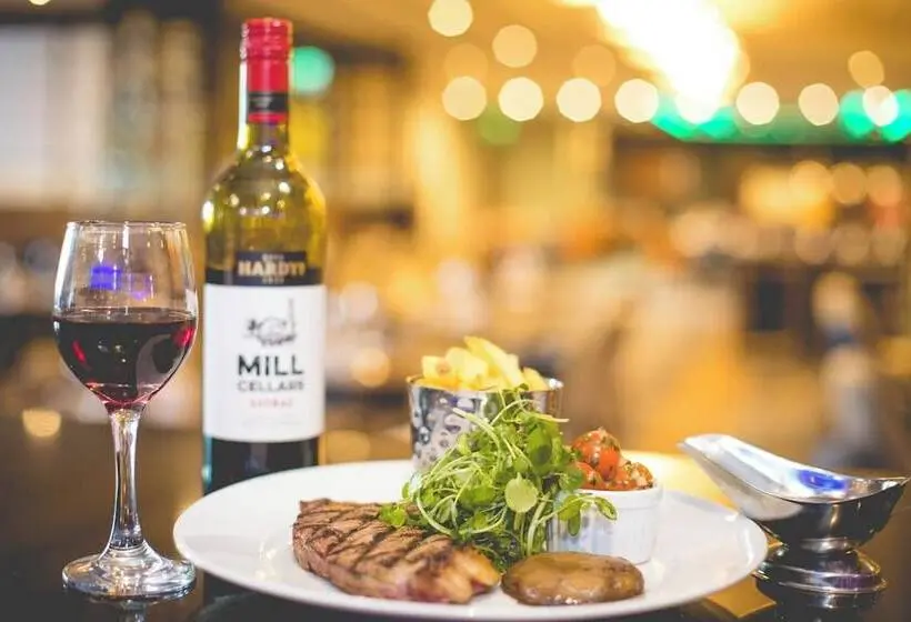 Hotelli Crowne Plaza London   Gatwick Airport, An Ihg