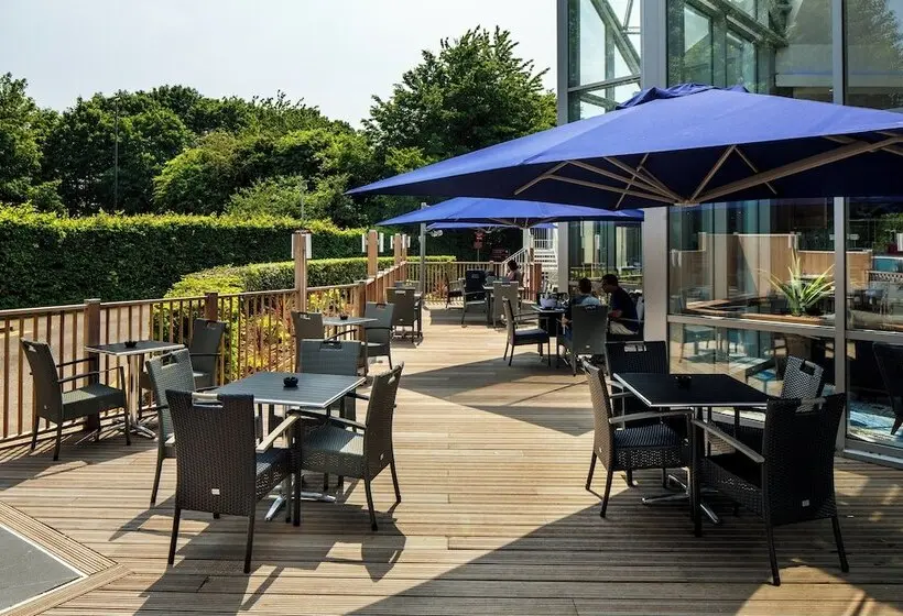 Hotelli Crowne Plaza London   Gatwick Airport, An Ihg