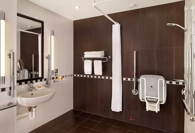 Hotelli Crowne Plaza London   Gatwick Airport, An Ihg