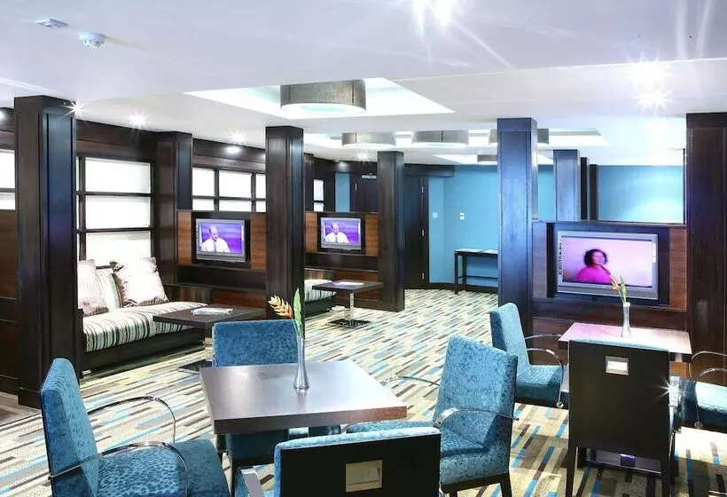 호텔 Crowne Plaza London   Gatwick Airport, An Ihg