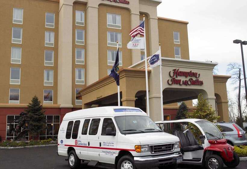 Отель Hampton Inn & Suites Staten Island