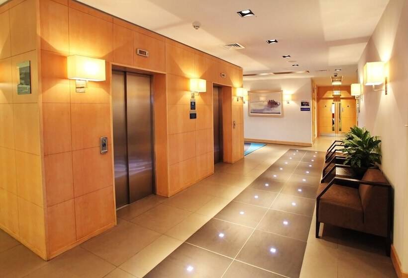 فندق Holiday Inn Express Birmingham Redditch, An Ihg