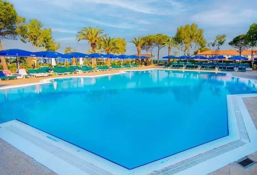 בית מלון כפרי Le Monde Beach Resort & Spa