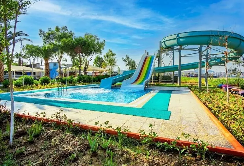 בית מלון כפרי Le Monde Beach Resort & Spa