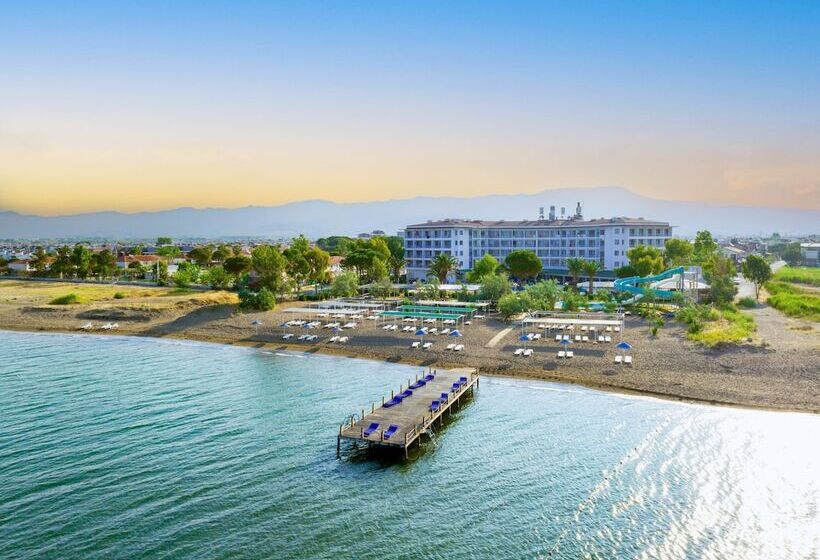 ホテル Le Monde Beach Resort & Spa