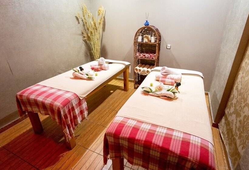 ホテル Le Monde Beach Resort & Spa