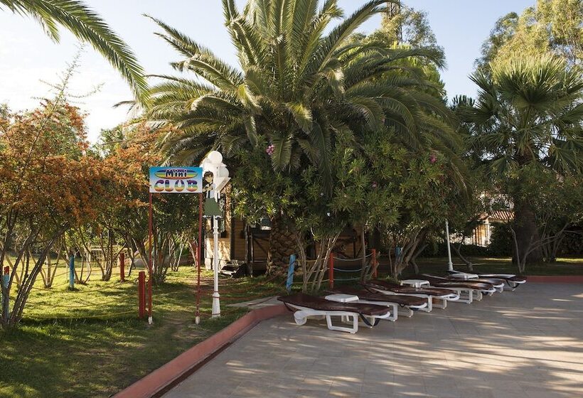 ホテル Le Monde Beach Resort & Spa