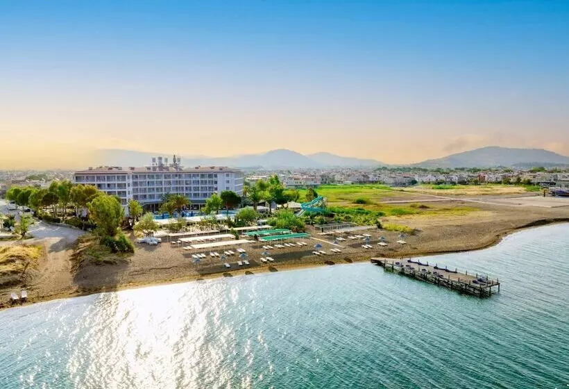 בית מלון כפרי Le Monde Beach Resort & Spa