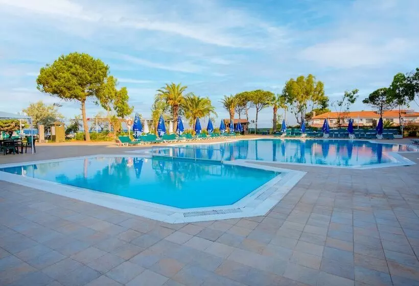 בית מלון כפרי Le Monde Beach Resort & Spa