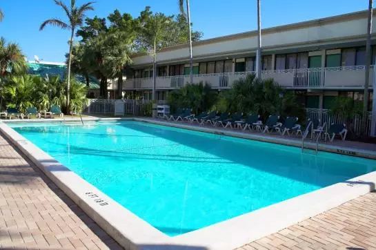 Отель Sawgrass Inn & Conference Center