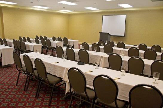 בית מלון כפרי Sawgrass Inn & Conference Center