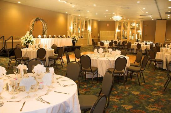 בית מלון כפרי Sawgrass Inn & Conference Center