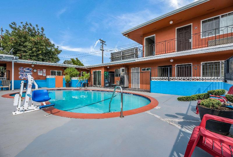 ホテル Tiki Lodge Mchenry   Downtown Modesto