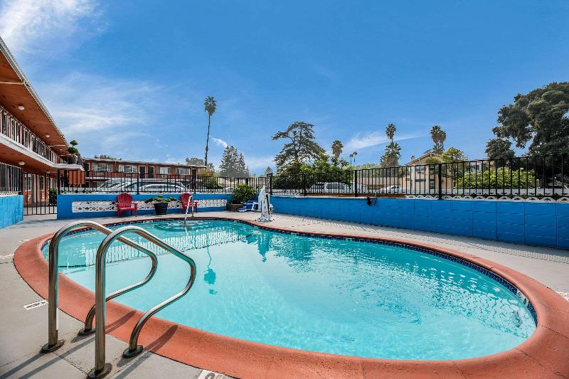 ホテル Tiki Lodge Mchenry   Downtown Modesto