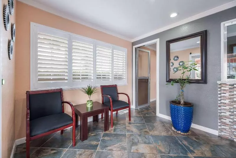 호텔 Tiki Lodge Mchenry Downtown Modesto