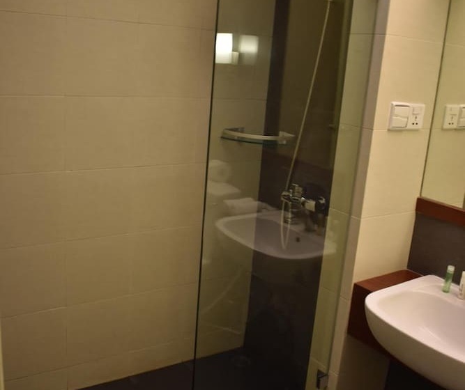 Paradise Hotel Nyaung Shwe