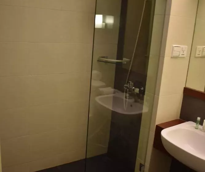 Paradise Hotel Nyaung Shwe