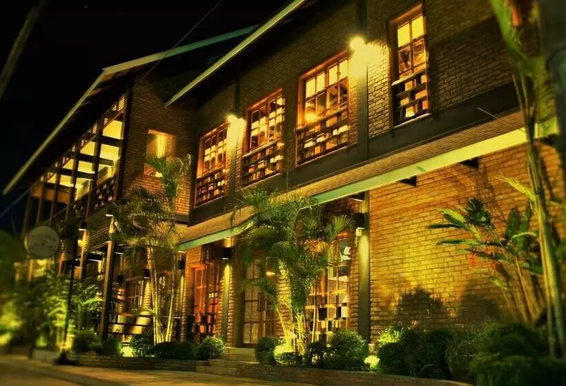 Paradise Hotel Nyaung Shwe