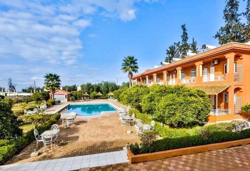 ホテル Al Bassatine